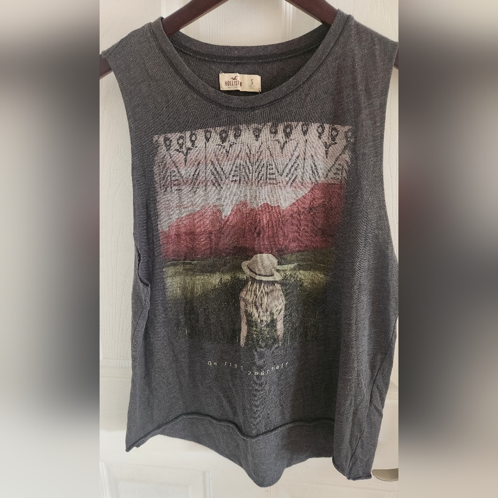 HollisterGraphic Tee